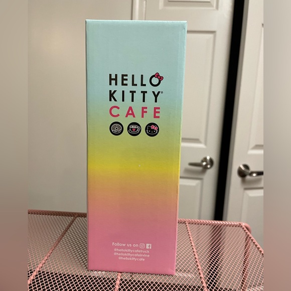 NIB Hello Kitty Cafe Water Bottle - Picture 1 of 9